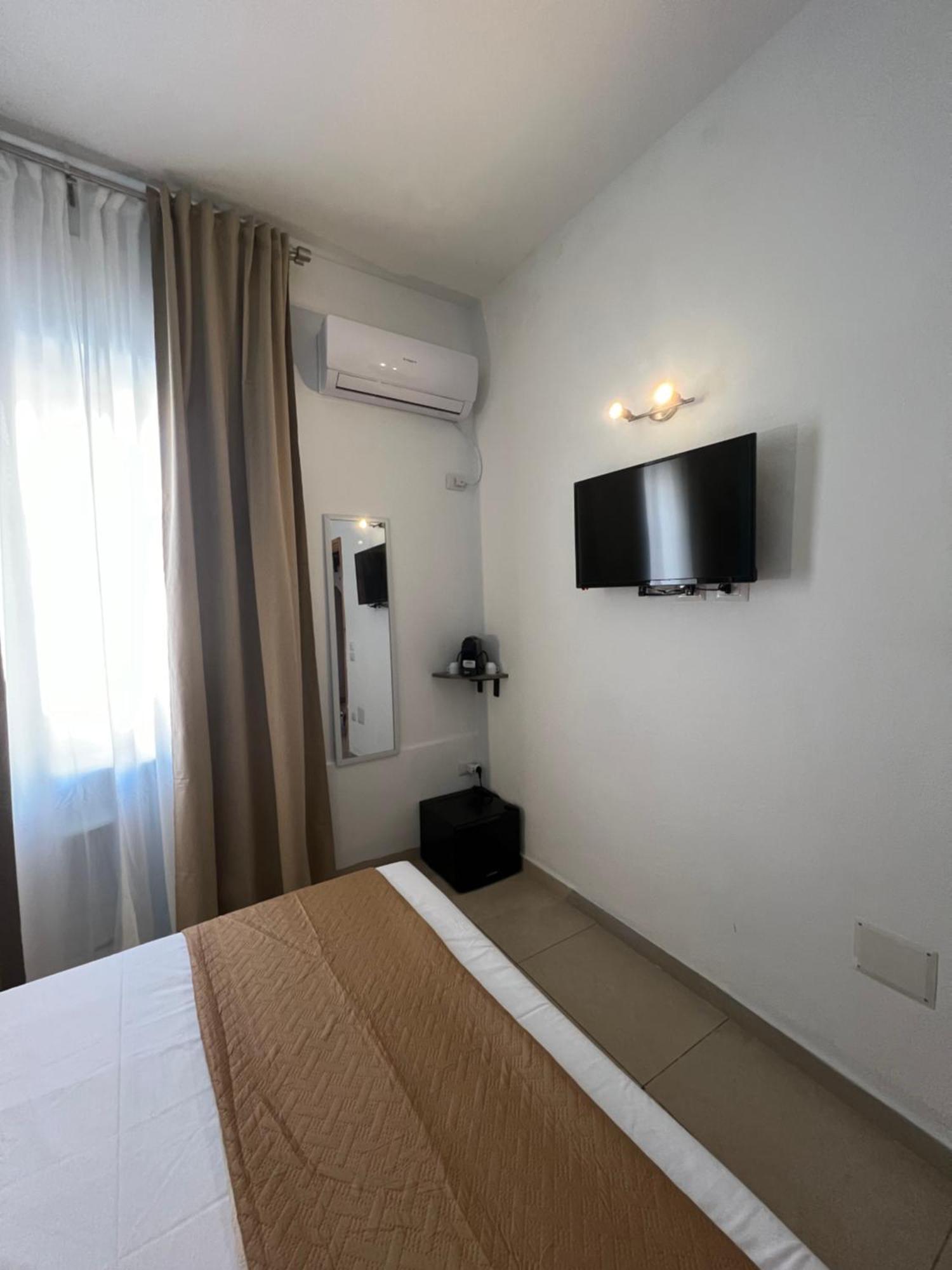 Les Chambres De Francoise Guest House Olbia Bagian luar foto