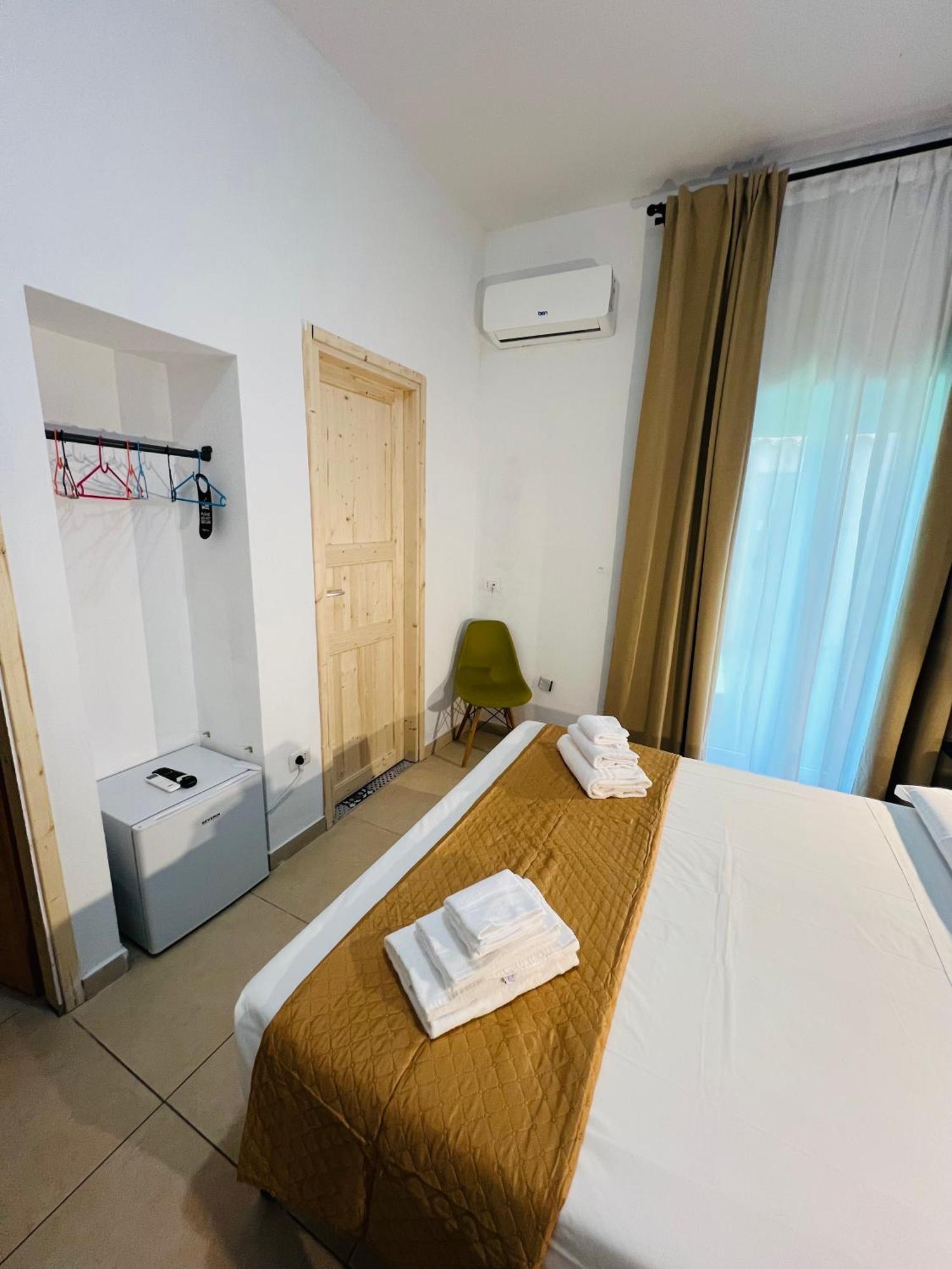 Les Chambres De Francoise Guest House Olbia Bagian luar foto
