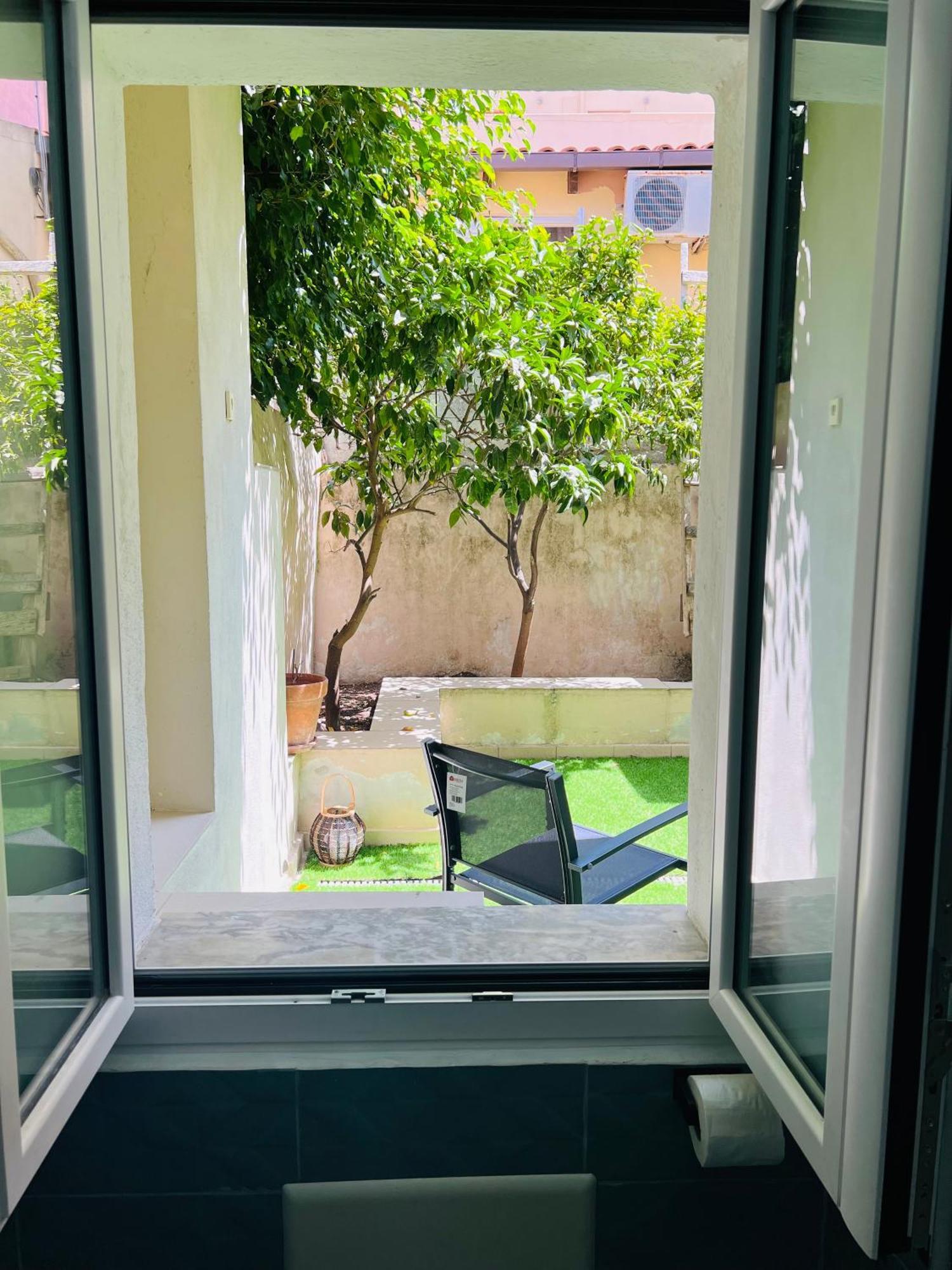 Les Chambres De Francoise Guest House Olbia Bagian luar foto