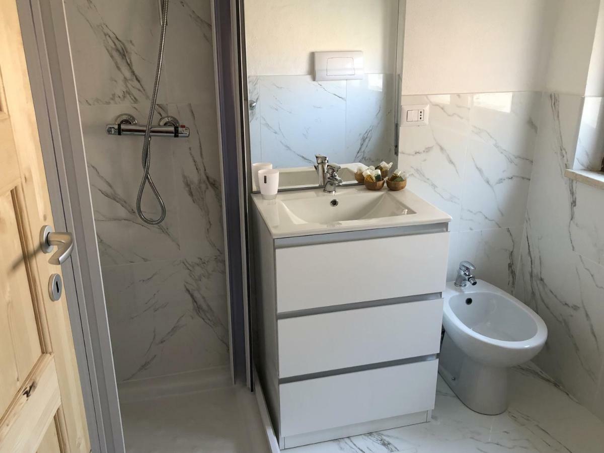Les Chambres De Francoise Guest House Olbia Bagian luar foto